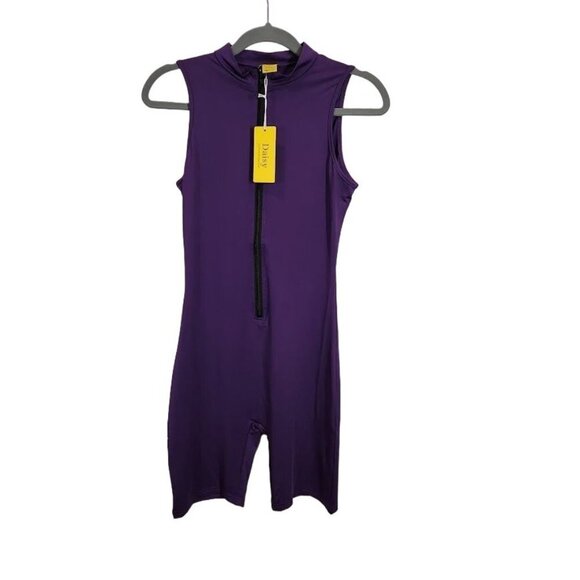 Daisy Zip Front Mock Neck‎ Romper - Purple - Size Medium - Picture 4 of 8